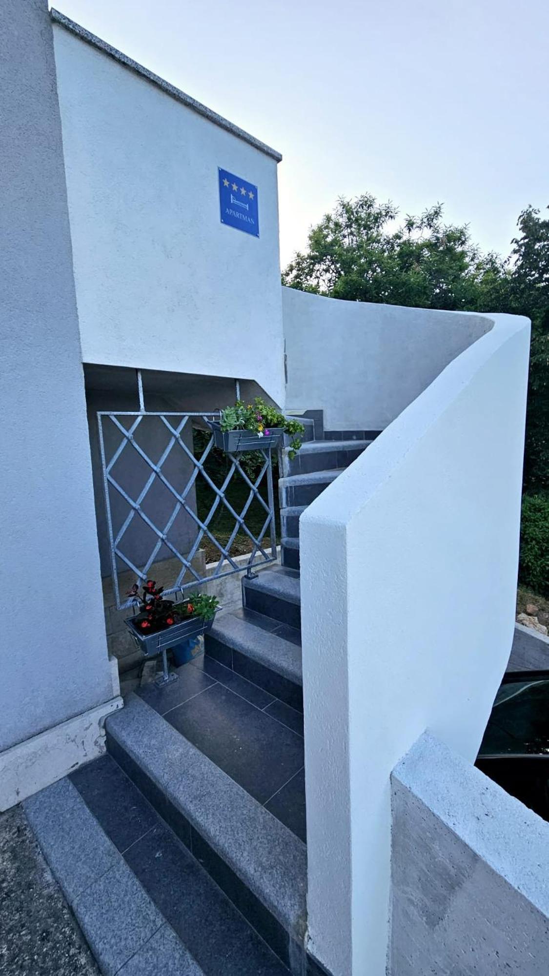 דירות Dobreć Apartman Tera מראה חיצוני תמונה